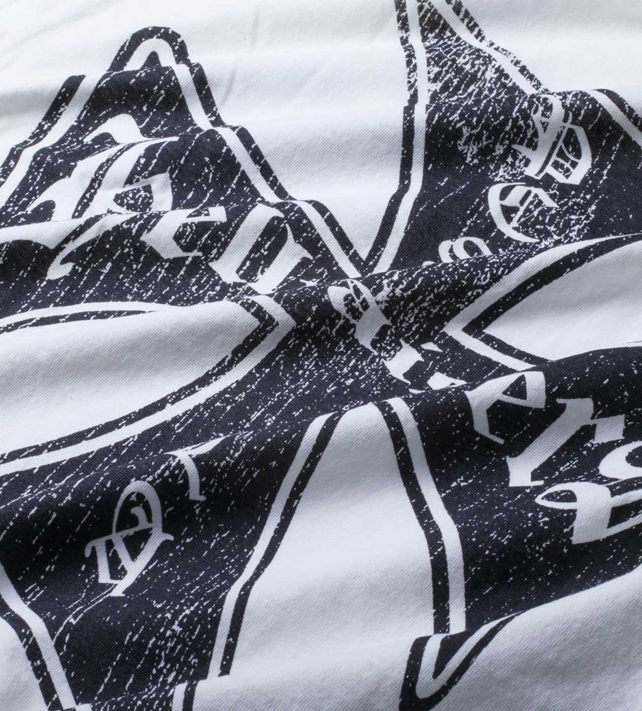 Product Image of Pieces Twisted Choppers Tee Off White front up close