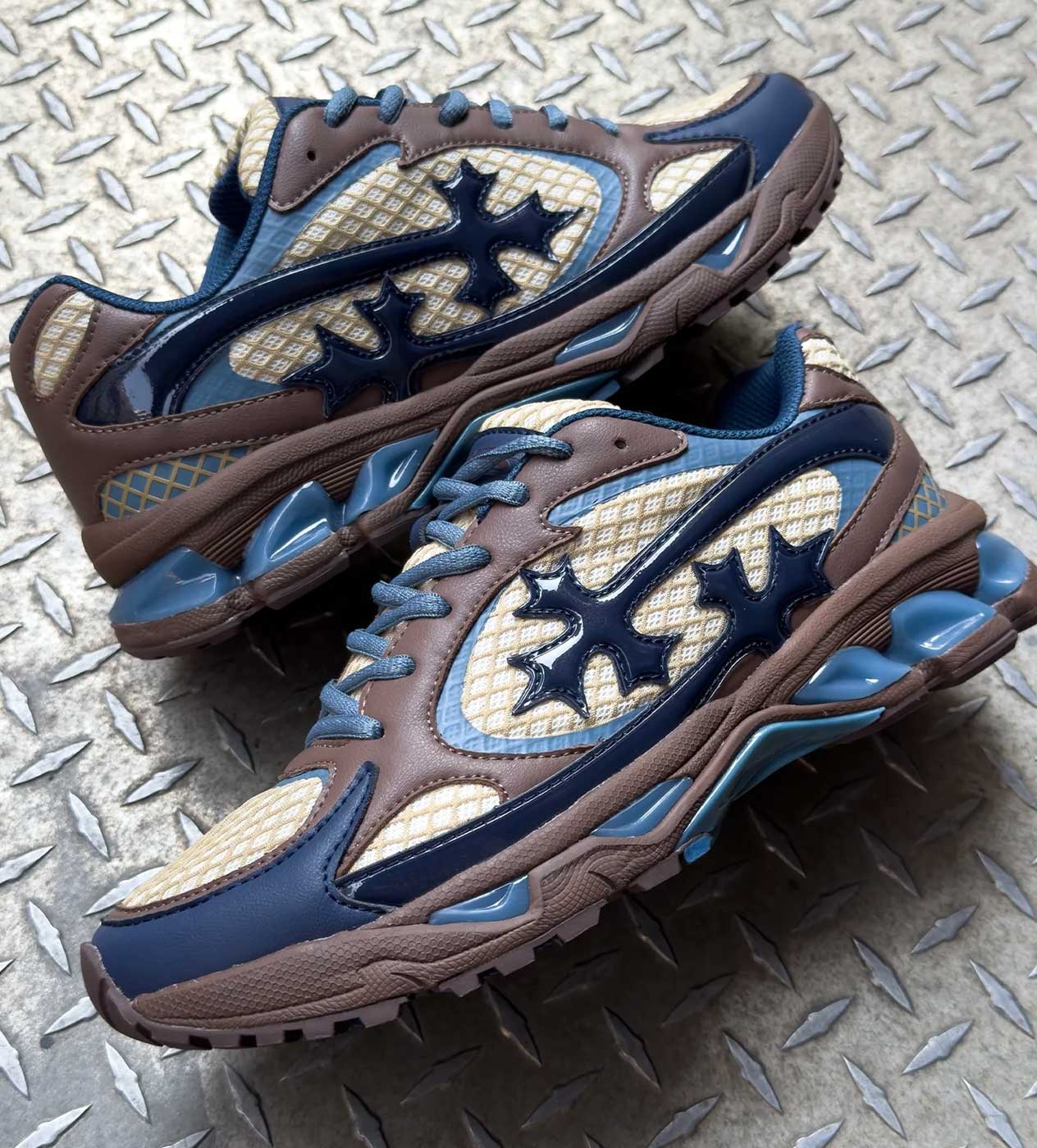 Bravest Studios Kross Kountry Runner Dune Brown – Restock AR