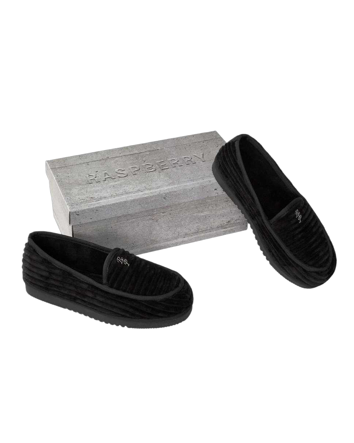 GV Gallery Deebo Slippers black, pair shown alongside the branded GV Gallery box