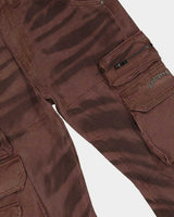 Godspeed Skidrow Flared Cargo Denim Pants clay brown, close-up of the whiskered sanding and a zippered thigh cargo pocket