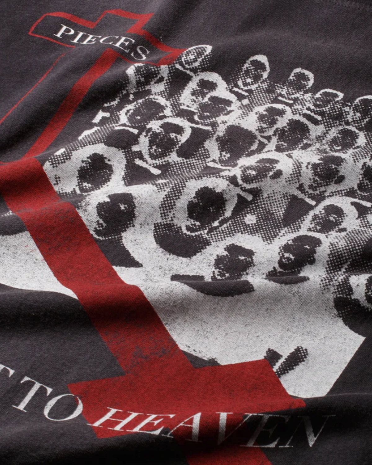Pieces Closest To Heaven Tee vintage black, close-up of the red and white photo graphic