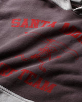 Pieces SM Surf Sweatshirt washed navy, close-up of the red Santa Monica Surf Team print