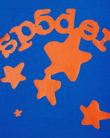 Sp5der Beluga Tee blue, close-up of the orange arched sp5der wordmark