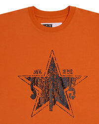 Sp5der Big Star LW Tee red orange, close-up of the cracked black star and SP5DER lettering