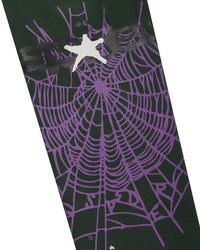 Sp5der Heavy Web Sweatpants dark green, close-up of the purple spiderweb and white star on the leg