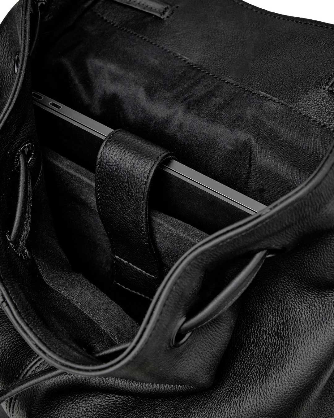 Vale Forever Tactician Backpack black, interior view with the laptop sleeve